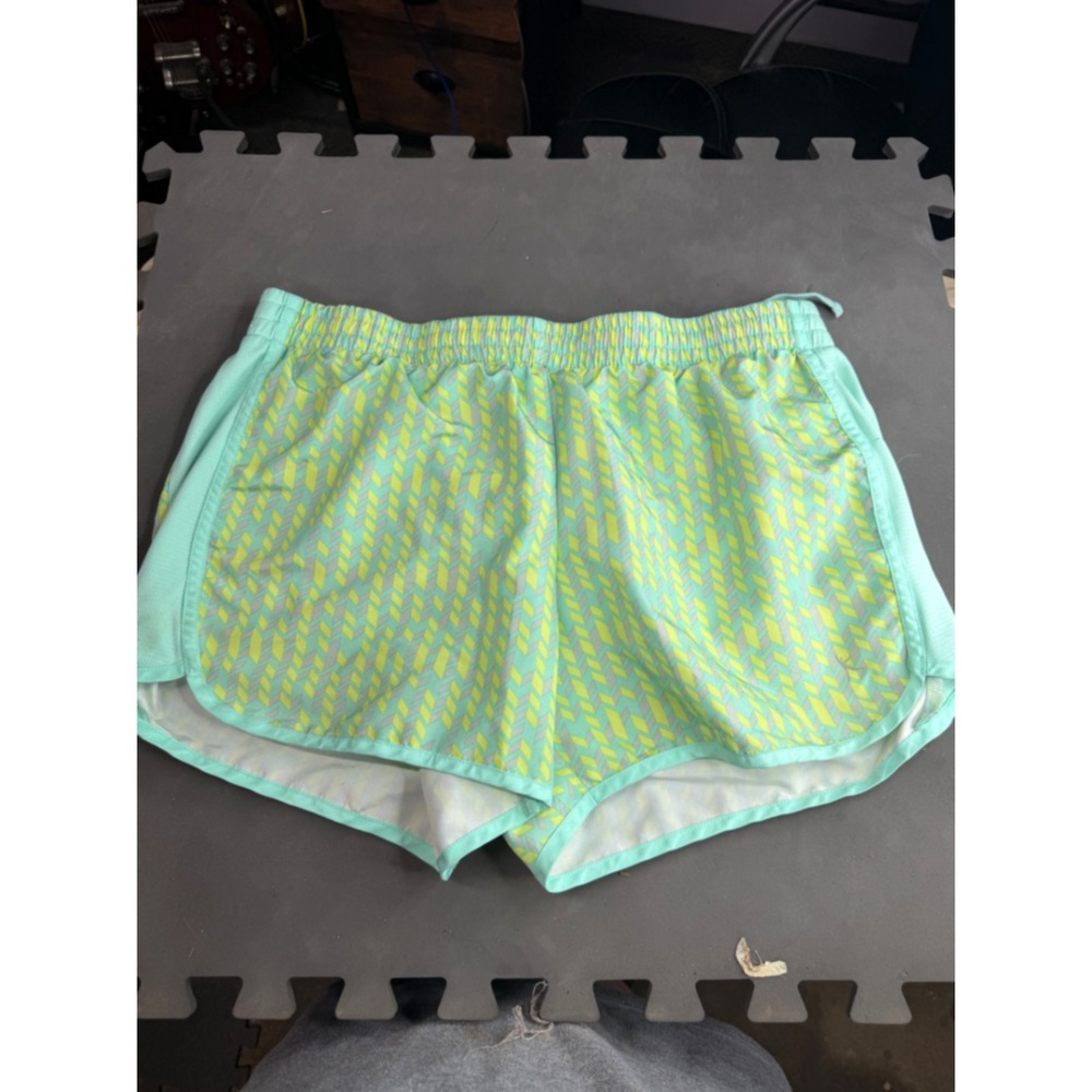 Danskin Now Womens Mint Green Yellow Chevron Athletic Running Shorts Large 12-14